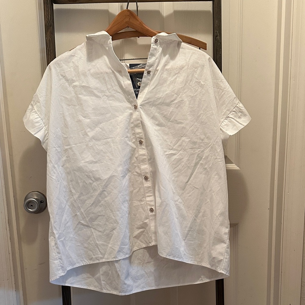 Crown & Ivy White Casual Button Down Shirt Brand New